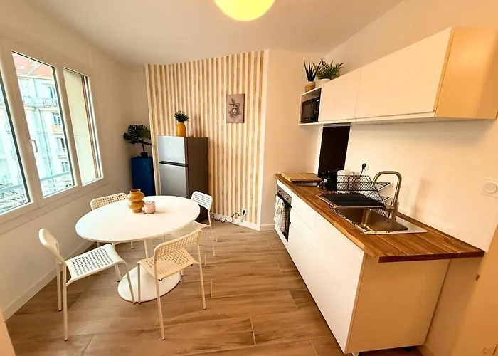 New Two-room Apartment, Center, Sleeps 4, Balcony Apartamento Grenoble