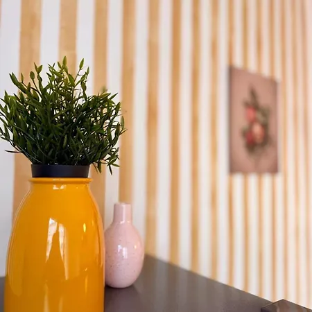 New Two-room Apartment, Center, Sleeps 4, Balcony Grenoble