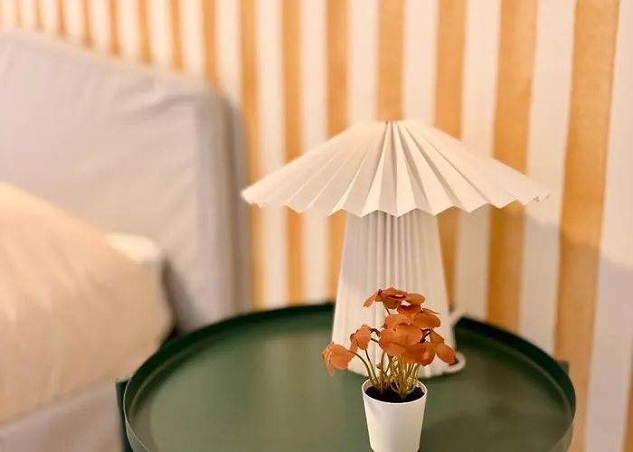 New Two-room Apartment, Center, Sleeps 4, Balcony Grenoble